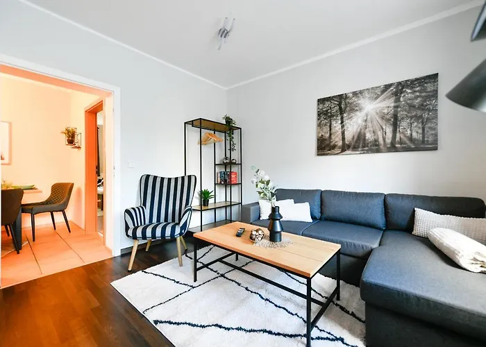 Fuerst-pueckler-apartment_bis 6 Personen_waschmaschine_kueche_2x Parkplaetze_terrasse_netflix Chociebuż